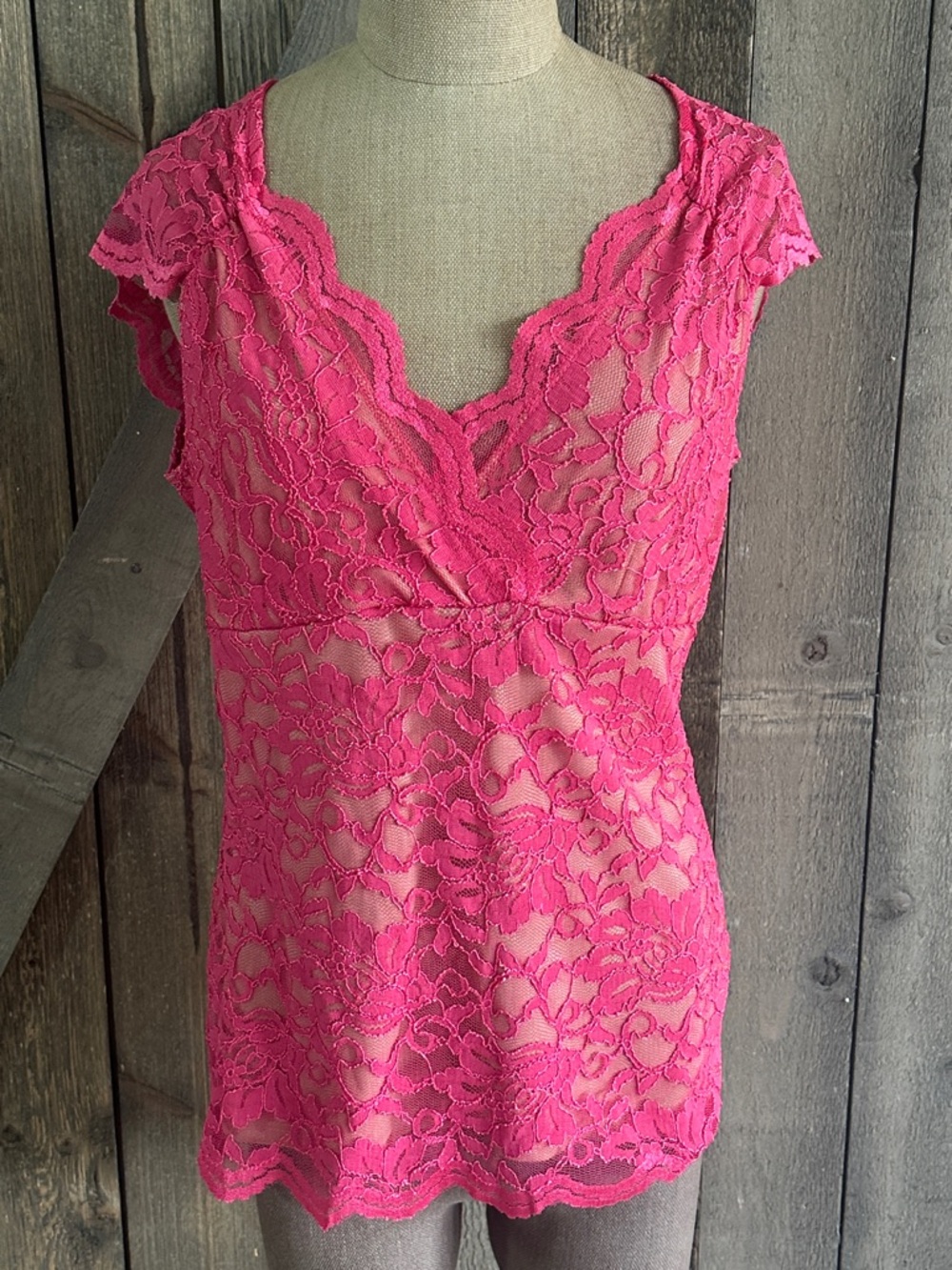 Boston Proper Hot Pink Lace Top Sheer Lined Y2K Going Out Top Size Medium